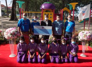 ครบรอบ 40 ปีศูนย์เศรษฐพัฒน์ จัดงบ 1.2 ล้านปรับโฉมสนามเด็กเล่นเชฟรอน หาดชลาทัศน์ สงขลา