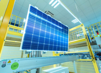 การขาดแคลนกระจกสร้างปัญหาในการพัฒนาธุรกิจโรงไฟฟ้าพลังแสงอาทิตย์ในประเทศจีน ผู้ผลิตแผงโซล่าเซลล์ร้องขอความช่วยเหลือจากรัฐบาล