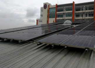 เตรียมตั้งคณะทำงานแก้ไขระเบียบเปิดทางให้เอกชนเช่าพื้นที่หลังคาโรงเรียนและโรงพยาบาลของรัฐผลิตไฟฟ้าจากโซลาร์เซลล์นำร่อง 50 MW