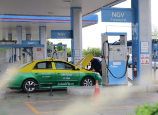 ปตท. เตรียมแปลงโฉมปั๊มNGVใหม่เพิ่มสถานีชาร์จไฟฟ้ารองรับรถแท็กซี่ EV ในอนาคต