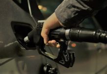 ใช้กองทุนน้ำมันอุ้มราคาดีเซลต่อ แม้ยอดติดลบทะลุแสนล้าน