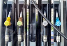 กบน.ตรึงดีเซลราคาเดิมไม่ลดตามกลุ่มเบนซิน เผยภาระกองทุนน้ำมันติดลบทะลุ 1.1 แสนล้าน