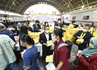 เทศกาลปีใหม่ ส่งคนไทยเที่ยวต่างจังหวัด กฟผ. แจก Box Set แสนกล่อง น้ำดื่ม ล้านขวด ส่วนลดครึ่งราคาที่พักเขื่อน กฟผ. ทั่วประเทศ