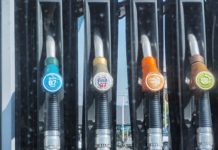 น้ำมันโลกพุ่งรวดเดียวกว่า 5 เหรียญต่อบาร์เรล กบน.เร่งใช้เงินพยุงราคาดีเซลไม่ให้ปรับขึ้น ส่วนกลุ่มเบนซินจ่อขึ้นแน่ มีผล 5 เม.ย. 2566