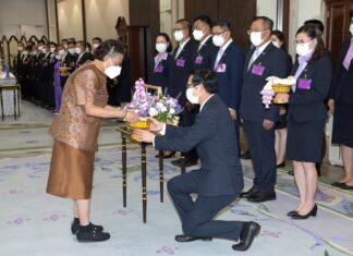 ปตท. เข้าเฝ้าทูลเกล้าฯ ถวายเงินรายได้จากการออกร้านกาชาด ประจำปี 2566