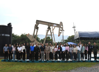 อธิบดีกรมธุรกิจพลังงานนำคณะเยี่ยมชมแหล่งน้ำมันดิบแห่งแรกของไทย