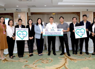 IRPC ผนึกลูกค้าผู้ผลิตบรรจุภัณฑ์พลาสติก มอบอุปกรณ์ทำความสะอาดให้กับ กทม. ช่วยเหลือผู้ประสบอุทกภัย