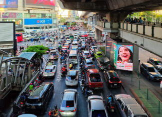 เขียนเล่าข่าว : จับสัญญาณการใช้น้ำมันกลุ่มเบนซินชะลอตัวครึ่งปีแรก พบยอดจดทะเบียนสะสมยานยนต์ไฟฟ้าเติบโตขึ้น