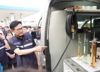 “อรรถพล” ลงพื้นที่ สงขลา ตรวจคุณภาพน้ำมันในปั๊มหลังน้ำลด ยืนยันได้มาตรฐาน