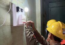 PEA ช่วยติดตั้งชุด Power Kit บ้านที่ได้รับผลกระทบ อุทกภัย ที่หาดใหญ่