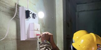 PEA ช่วยติดตั้งชุด Power Kit บ้านที่ได้รับผลกระทบ อุทกภัย ที่หาดใหญ่